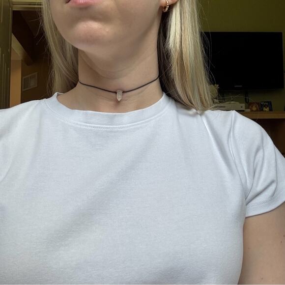 Francesca’s 90s Iridescent Opalite Choker Necklace 🩵 - Picture 1 of 3